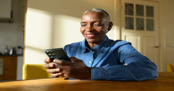 Vrouw met telefoon